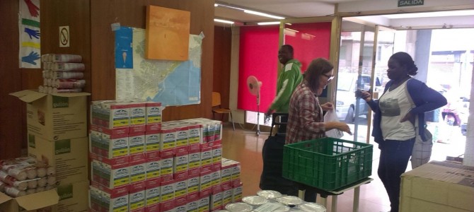 Colaboramos con la Associaciò d’Ajuda a la Dona (ADDA) en el reparto de alimentos