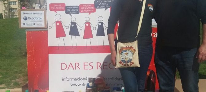 Almuerzo solidario en la Barraca Pica i Vola a beneficio de Despensa Solidaria